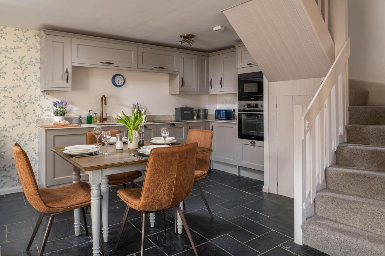 Turnstone Cottage 伊尔弗勒科姆 外观 照片
