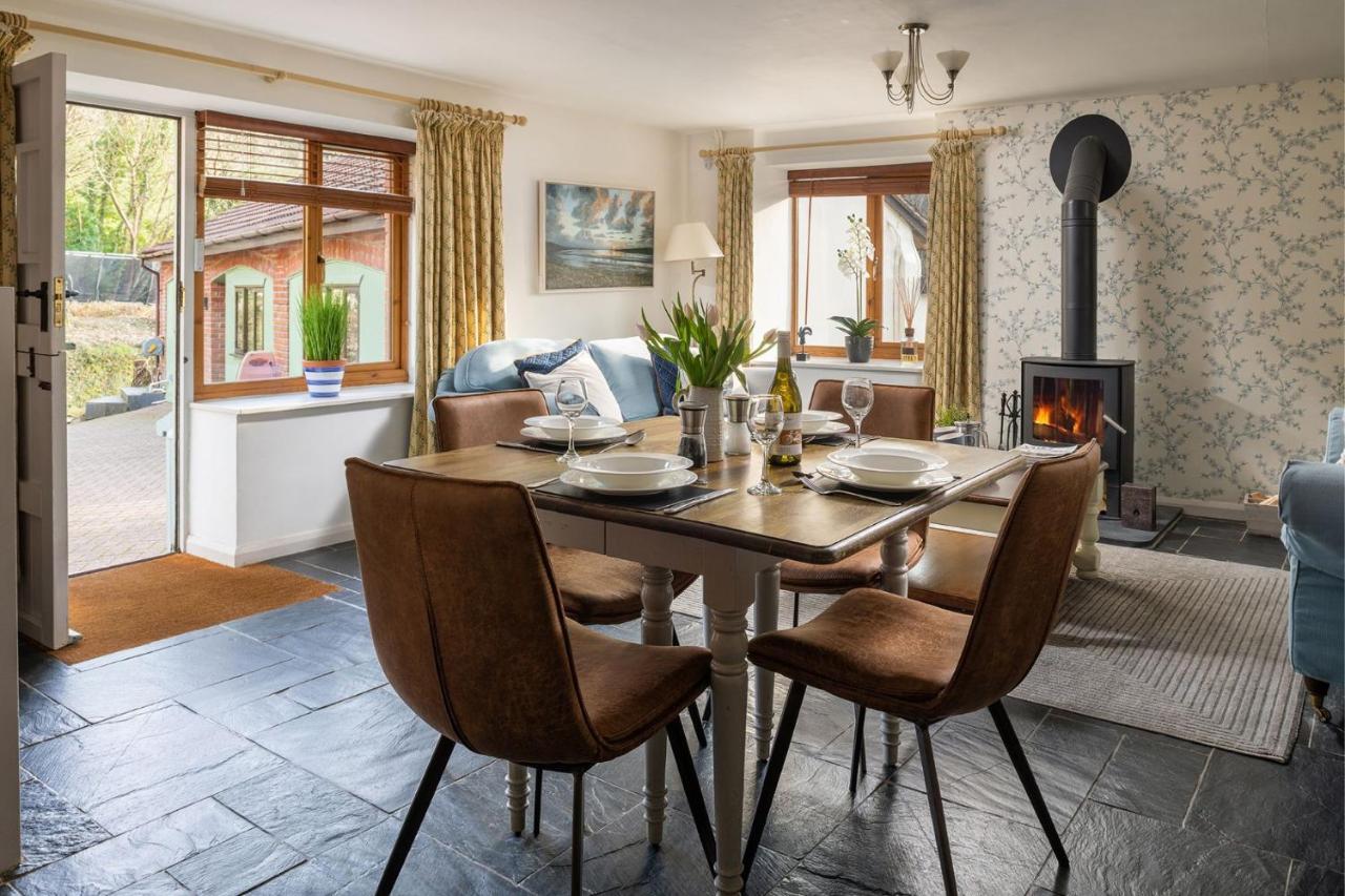 Turnstone Cottage 伊尔弗勒科姆 外观 照片