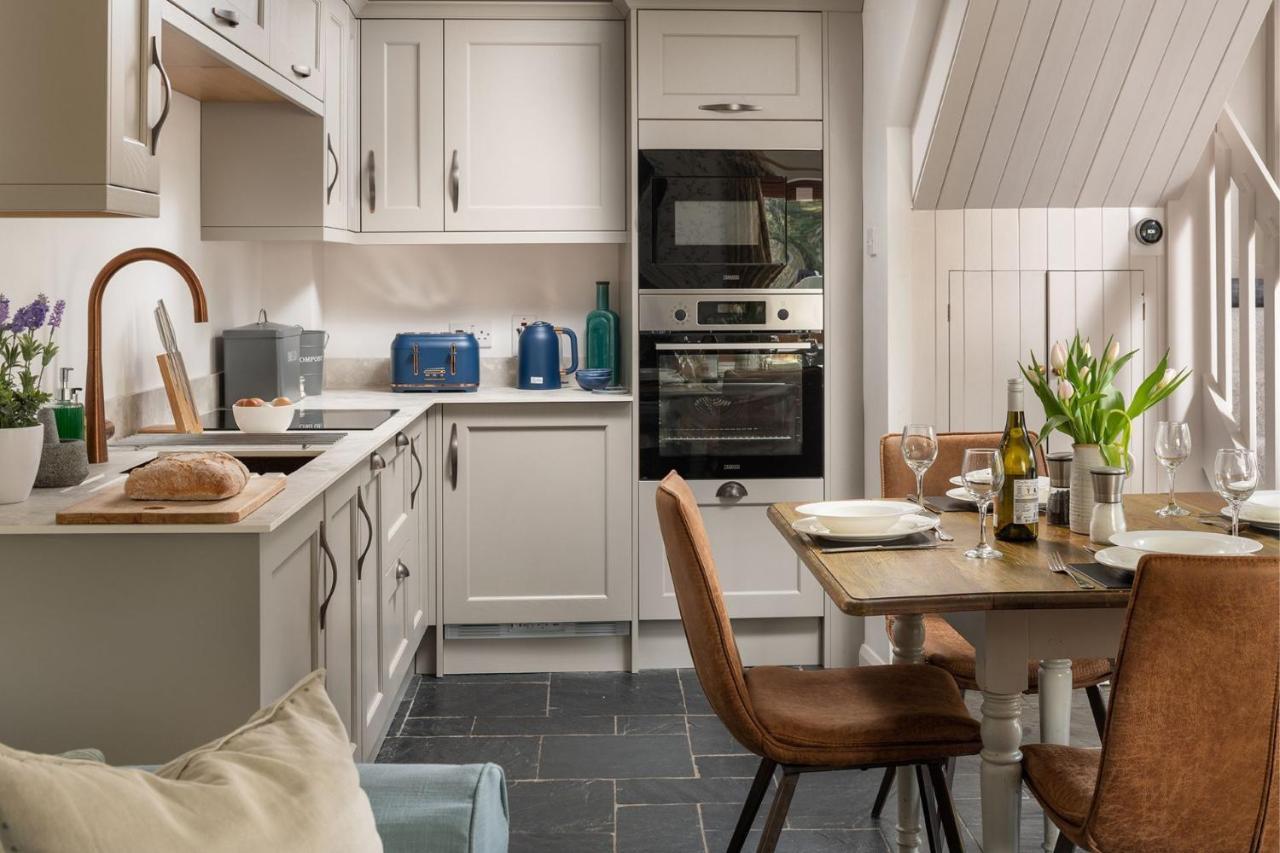Turnstone Cottage 伊尔弗勒科姆 外观 照片