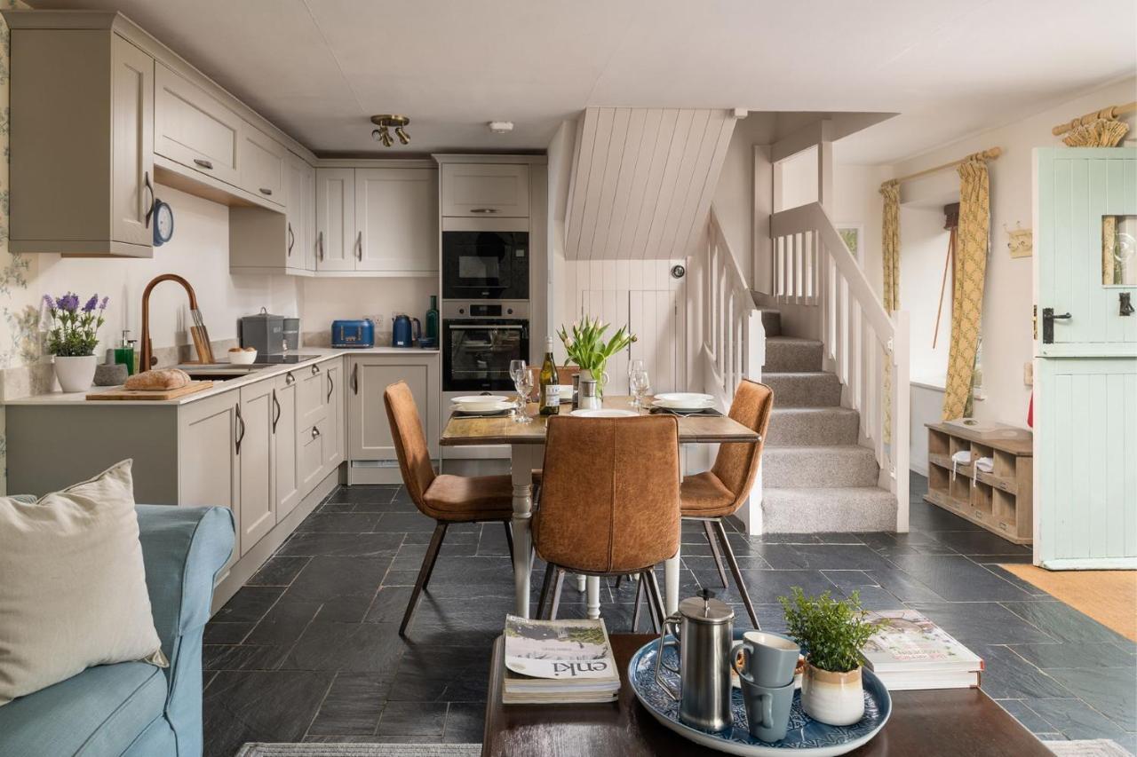 Turnstone Cottage 伊尔弗勒科姆 外观 照片
